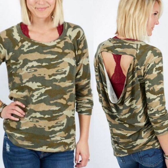 Chaser Green Camo Long Sleeve Sweatshirt Size XS Camouflage Open Back Sweater - Picture 1 of 9